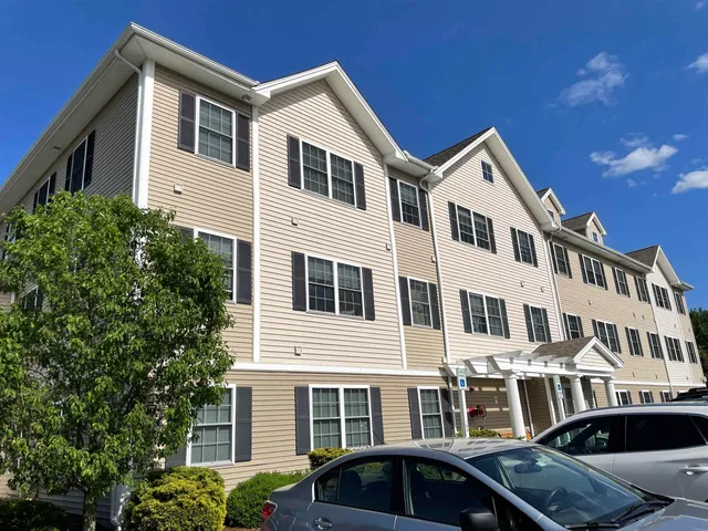 $1,996 | 20 Sentinel Court, Unit 307, Manchester, NH 03103