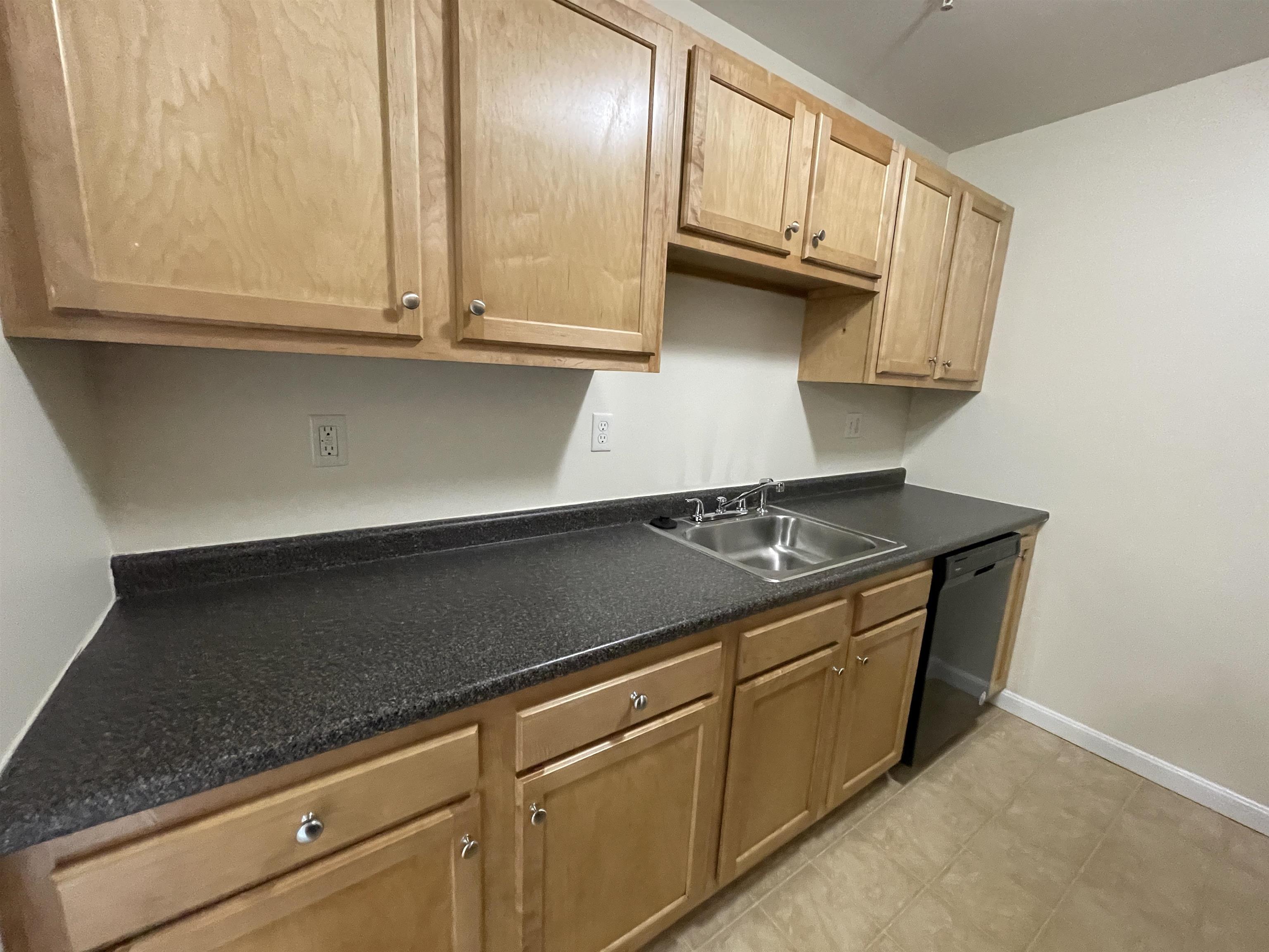 20 Sentinel Court, Unit 307 Manchester, NH 03103 - Photo 12 of 45