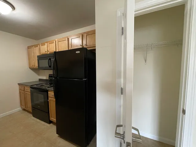 $1,996 | 20 Sentinel Court, Unit 307, Manchester, NH 03103