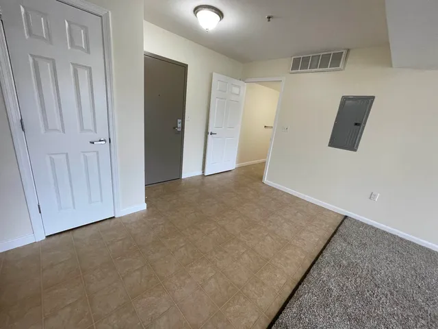 $1,996 | 20 Sentinel Court, Unit 307, Manchester, NH 03103