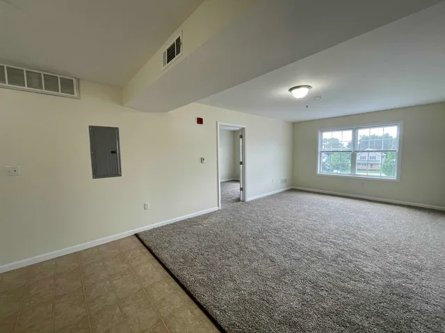 $1,996 | 20 Sentinel Court, Unit 307, Manchester, NH 03103