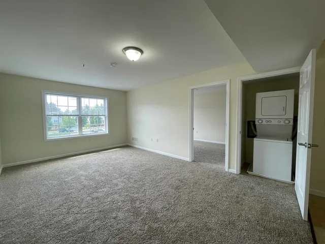 $1,996 | 20 Sentinel Court, Unit 307, Manchester, NH 03103