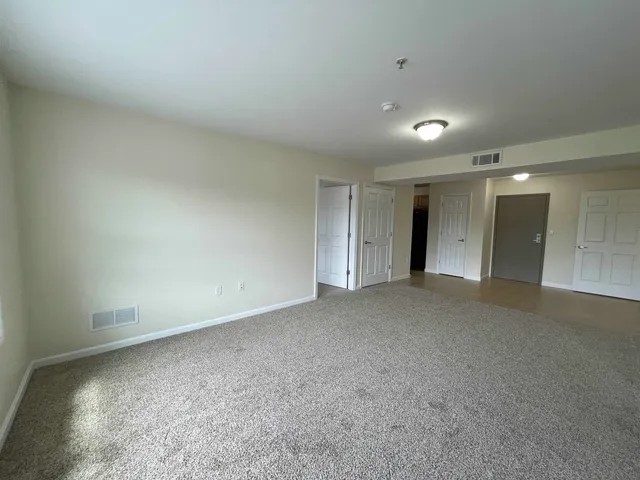 $1,996 | 20 Sentinel Court, Unit 307, Manchester, NH 03103