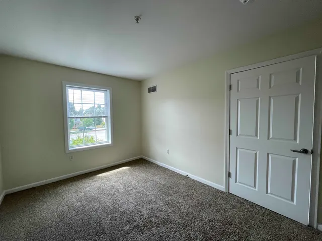 $1,996 | 20 Sentinel Court, Unit 307, Manchester, NH 03103