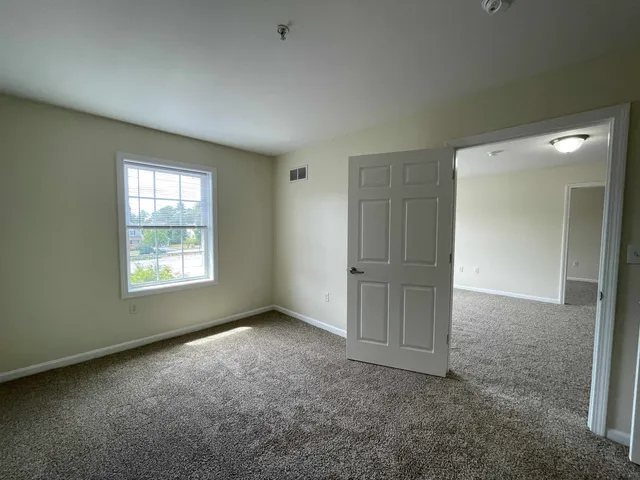 $1,996 | 20 Sentinel Court, Unit 307, Manchester, NH 03103