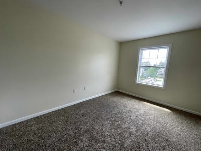 $1,996 | 20 Sentinel Court, Unit 307, Manchester, NH 03103