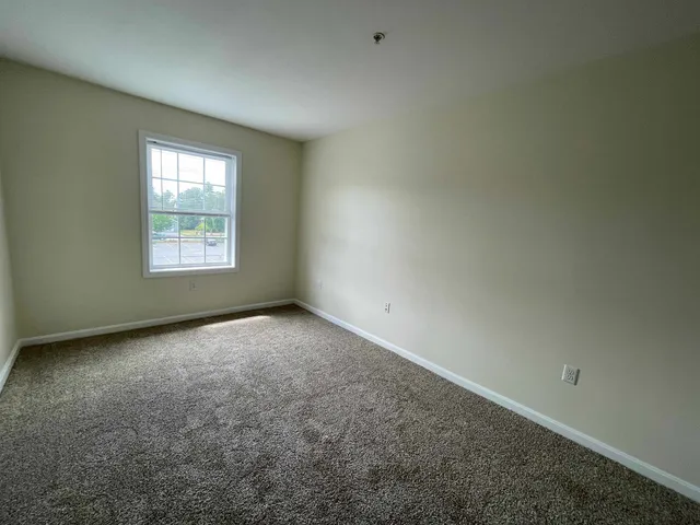 $1,996 | 20 Sentinel Court, Unit 307, Manchester, NH 03103