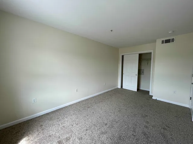 $1,996 | 20 Sentinel Court, Unit 307, Manchester, NH 03103