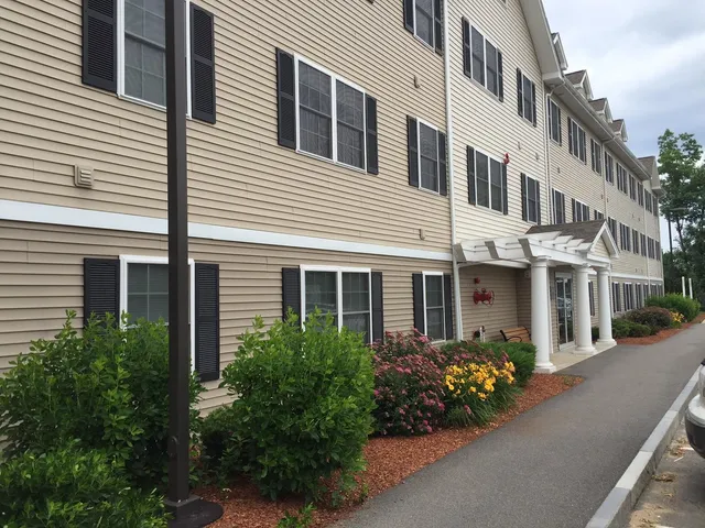 $1,996 | 20 Sentinel Court, Unit 307, Manchester, NH 03103