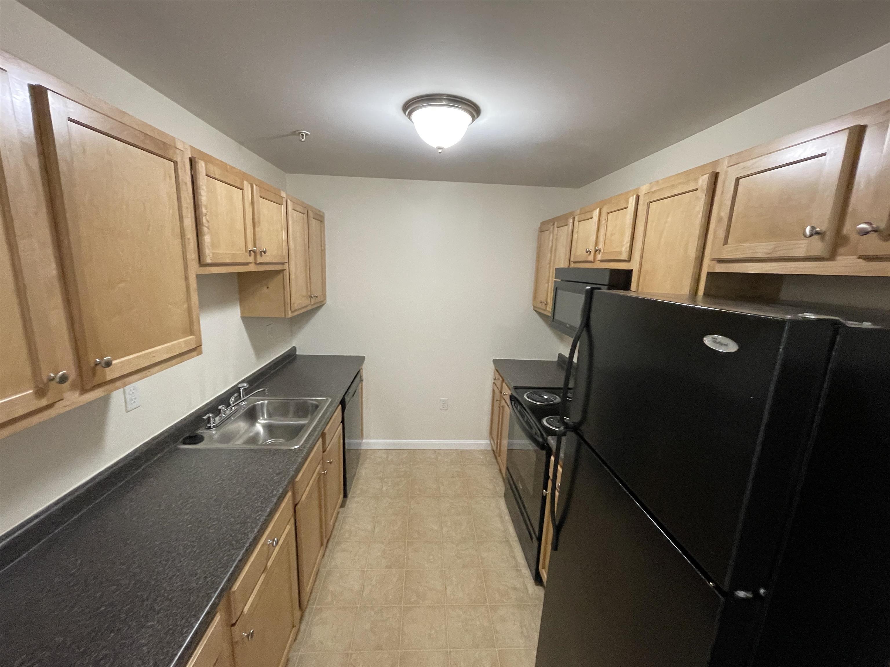 20 Sentinel Court, Unit 307 Manchester, NH 03103 - Photo 9 of 45