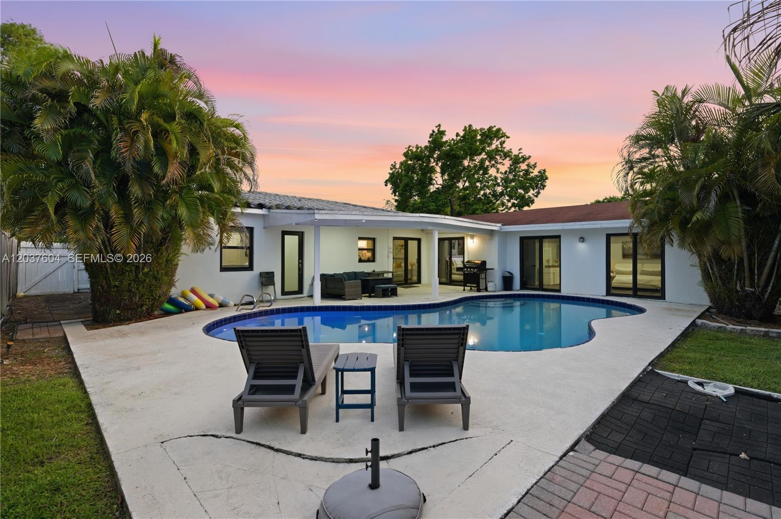 7395 Southwest 39th Street Miami, FL 33155 - Photo 37 of 48