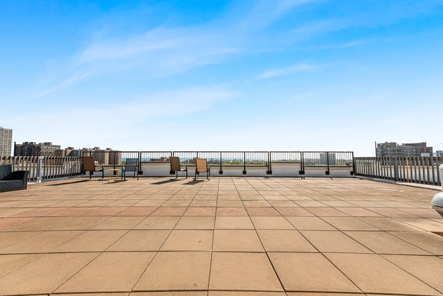 4848 North Sheridan Road, Unit 810 Chicago, IL 60640 - Photo 23 of 24 a view of a terrace