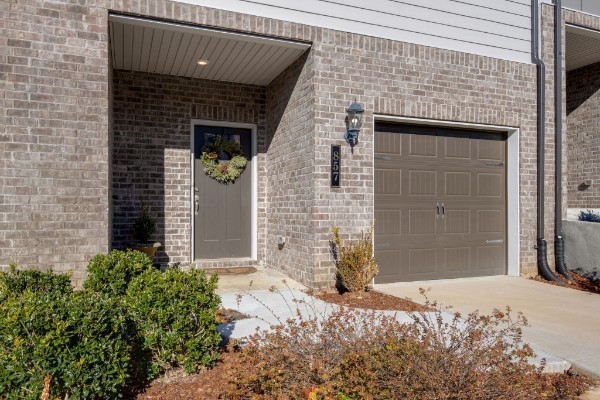 857 Longleaf Lane Columbia, TN 38401 - Photo 2 of 21