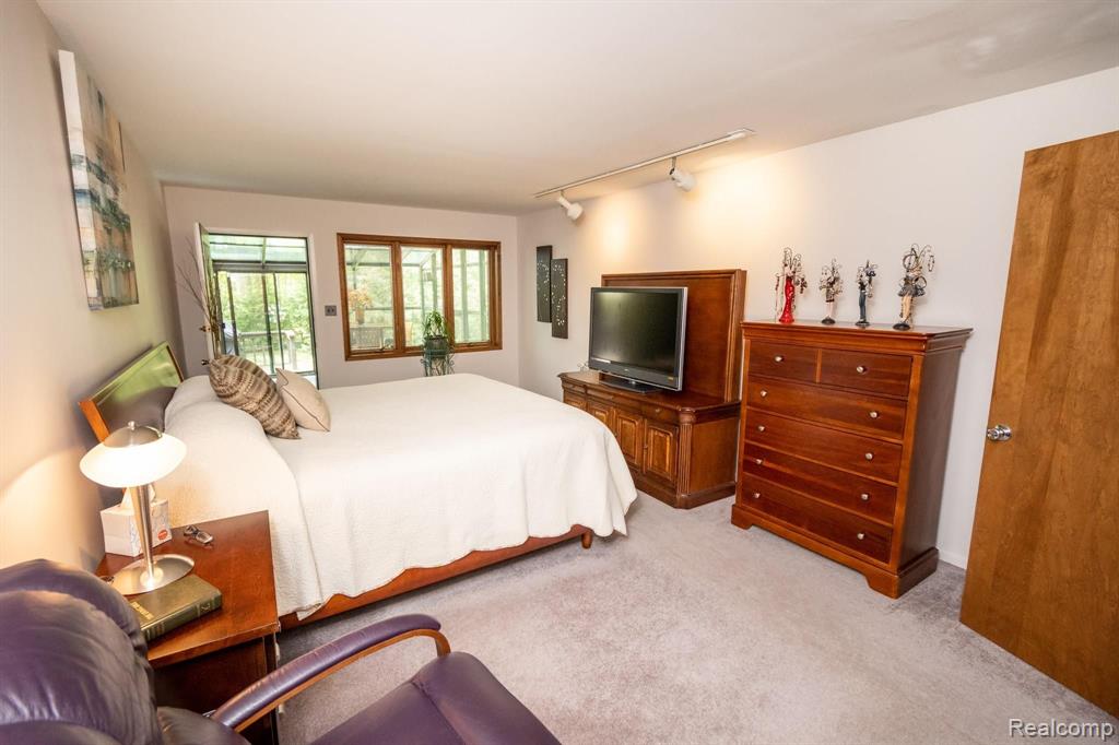 28005 Inkster Road Farmington Hills, MI 48334 - Photo 24 of 60 Gallery Image 24