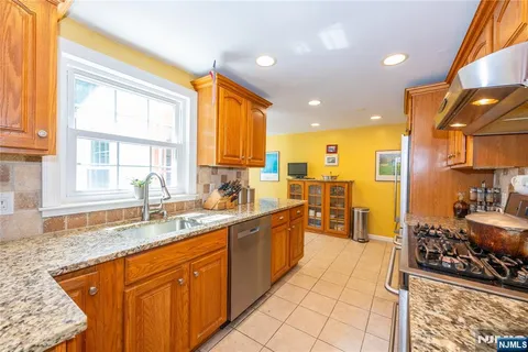 $610,000 | 33 Glenview Drive, West Orange, NJ 07052