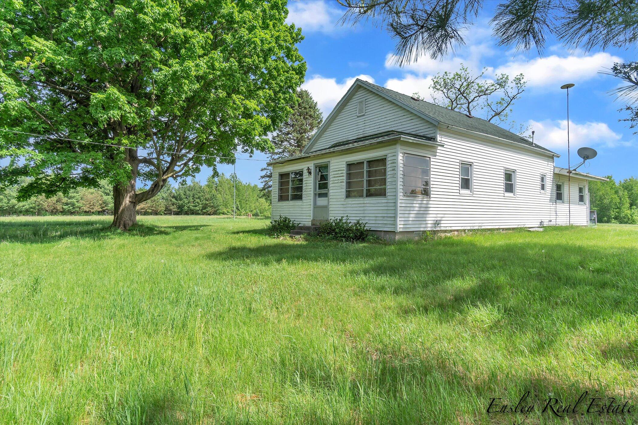 6589 Grant Road Mecosta, MI 49332 - Photo 5 of 39 05-6589-Grant-Rd-WindowStill-Real-Estate
