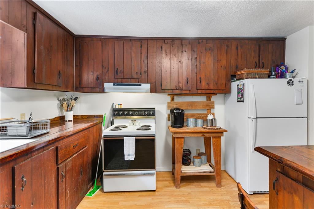 1040 Artists Way Road Danbury, NC 27016 - Photo 14 of 35