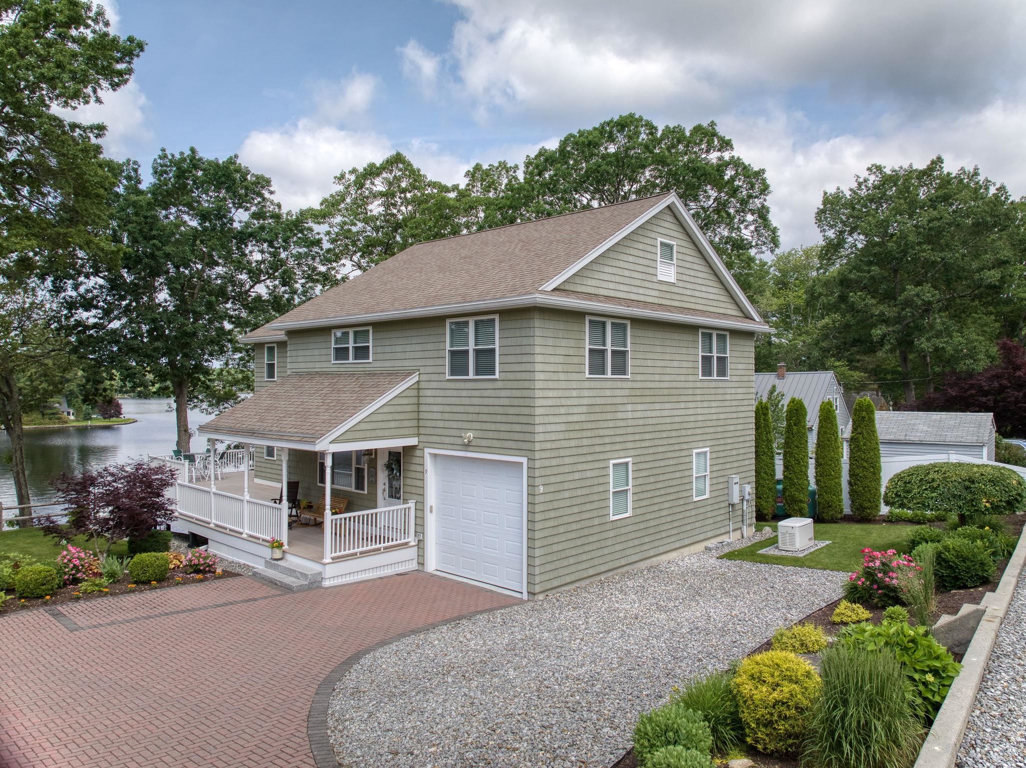 9 Blake Road Salem, NH 03079 - Photo 2 of 55