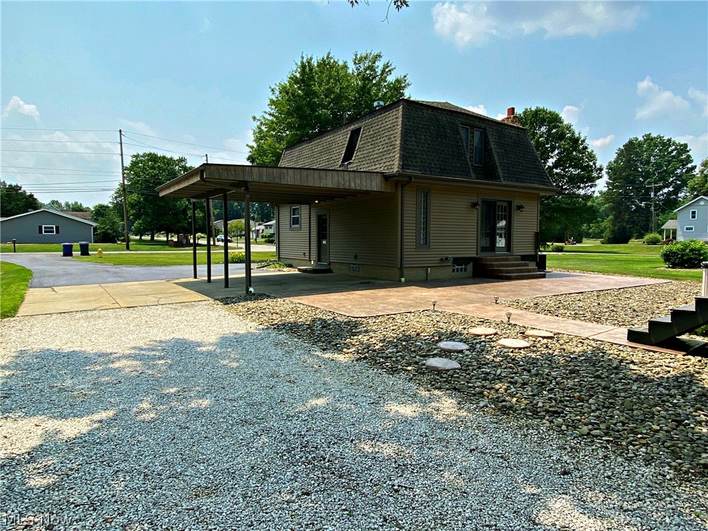 1767 East County Line Road Mineral Ridge, OH 44440 - Photo 4 of 33