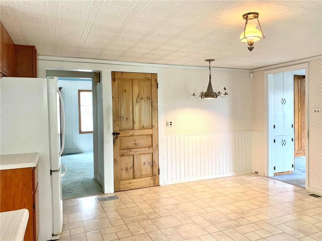 723 New Castle Road Butler, PA 16001 - Photo 8 of 25