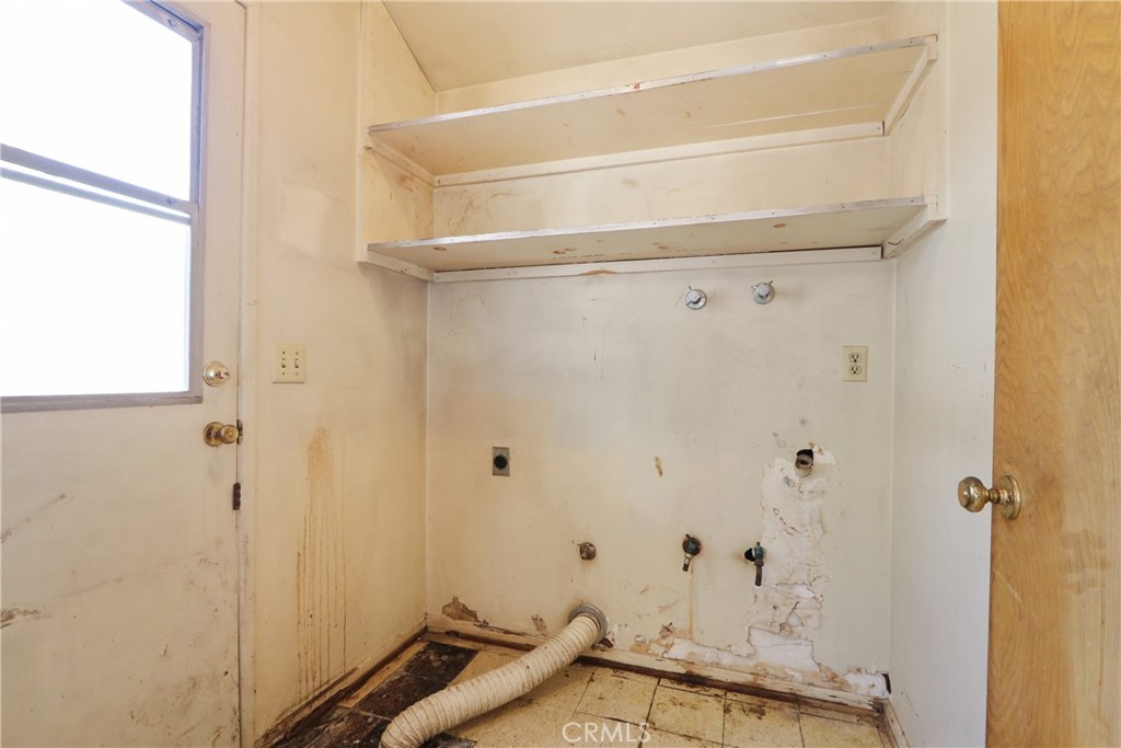 2541 Summershade Drive La Habra, CA 90631 - Photo 10 of 25 a bathroom with a shower