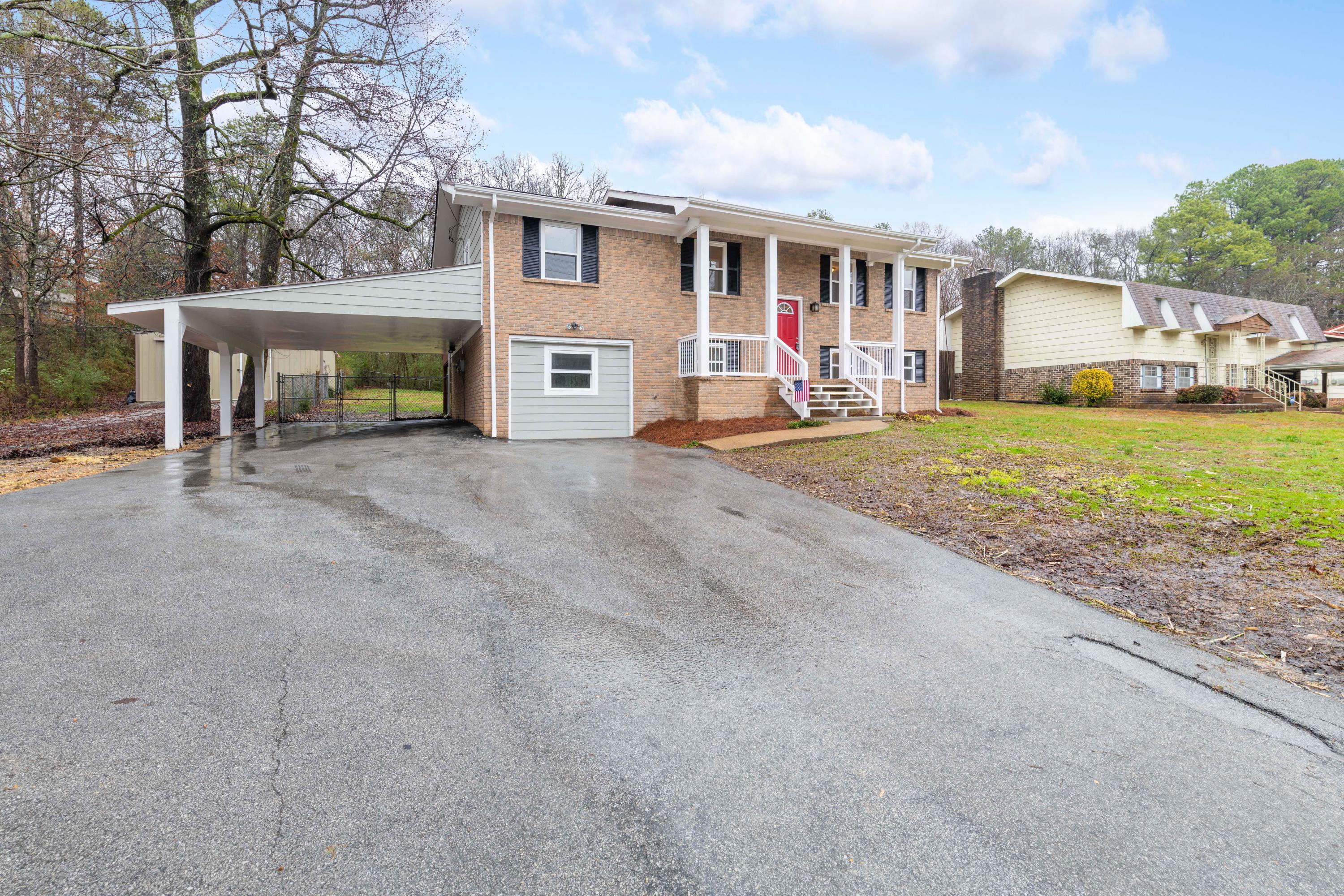 6305 Champion Road Chattanooga, TN 37416 - Photo 3 of 36 D85_5250