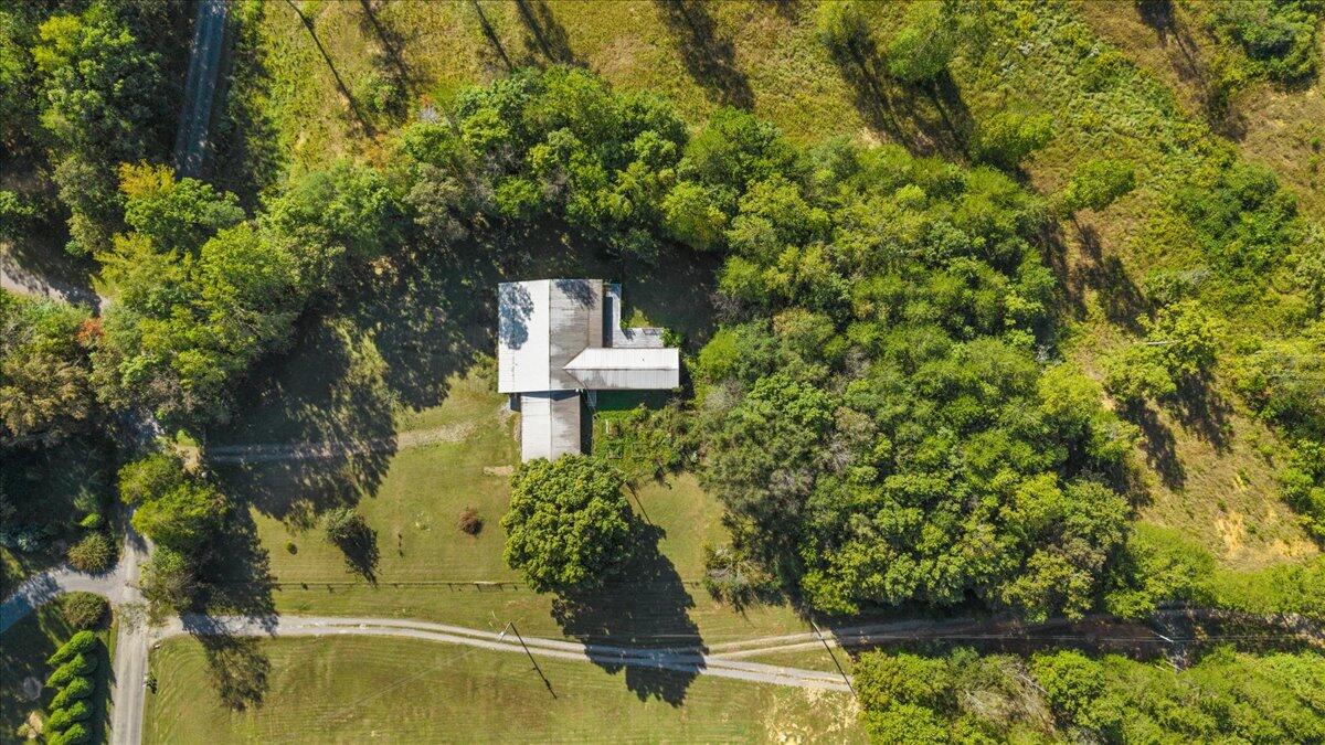 389 Friendship Lane Delano, TN 37325 - Photo 26 of 29 26-DJI_20251001042643_0778_D