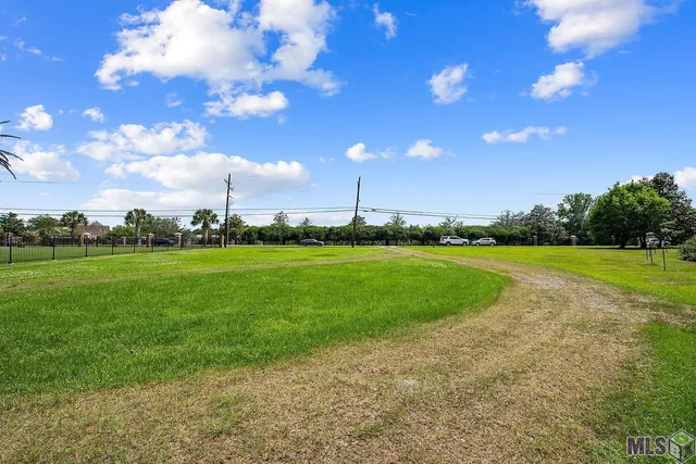 $895,000 | 17329 Highland Road, Baton Rouge, LA 70810