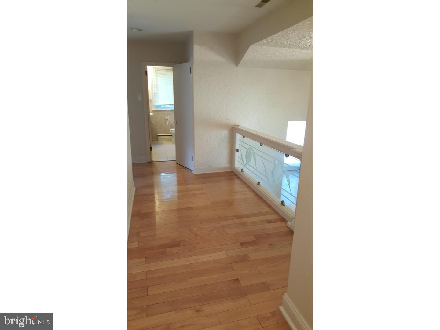103 Woodland Road Huntingdon Valley, PA 19006 - Photo 14 of 25 Hallway
