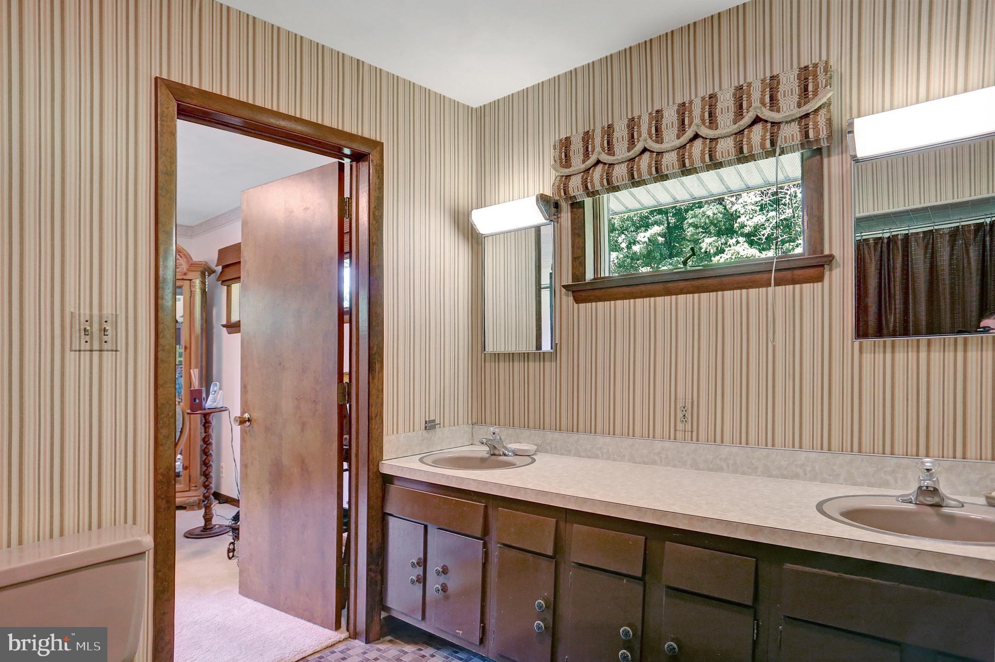 4871 Hawthorn Road Harrisburg, PA 17111 - Photo 23 of 42 Gallery Image 23