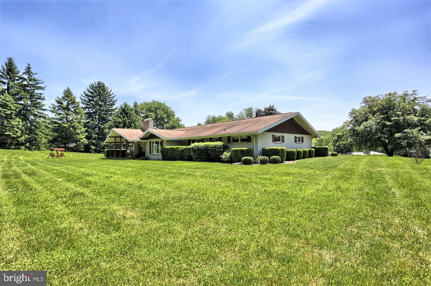 4871 Hawthorn Road Harrisburg, PA 17111 - Photo 4 of 42 Gallery Image 4