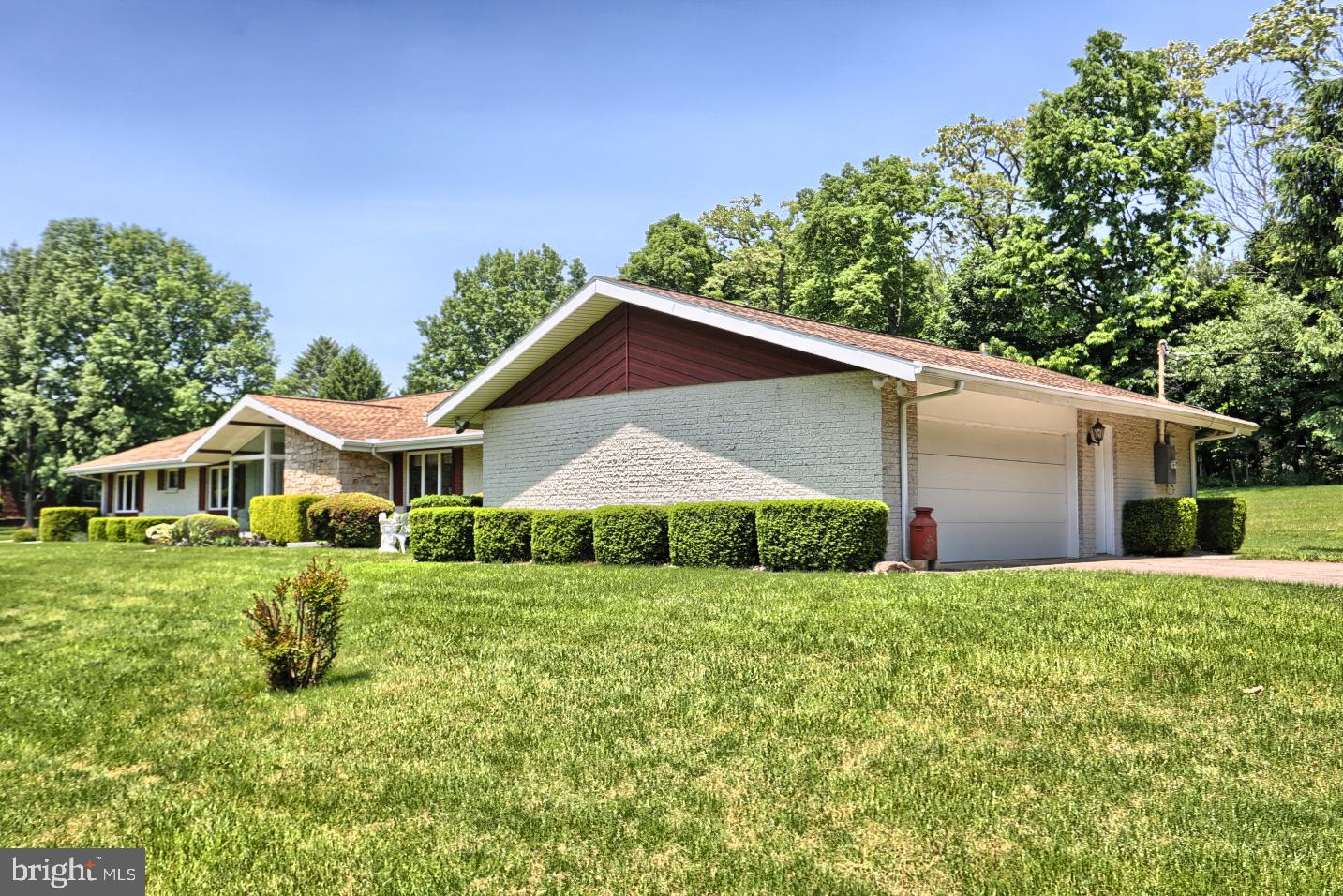 4871 Hawthorn Road Harrisburg, PA 17111 - Photo 5 of 42 Gallery Image 5