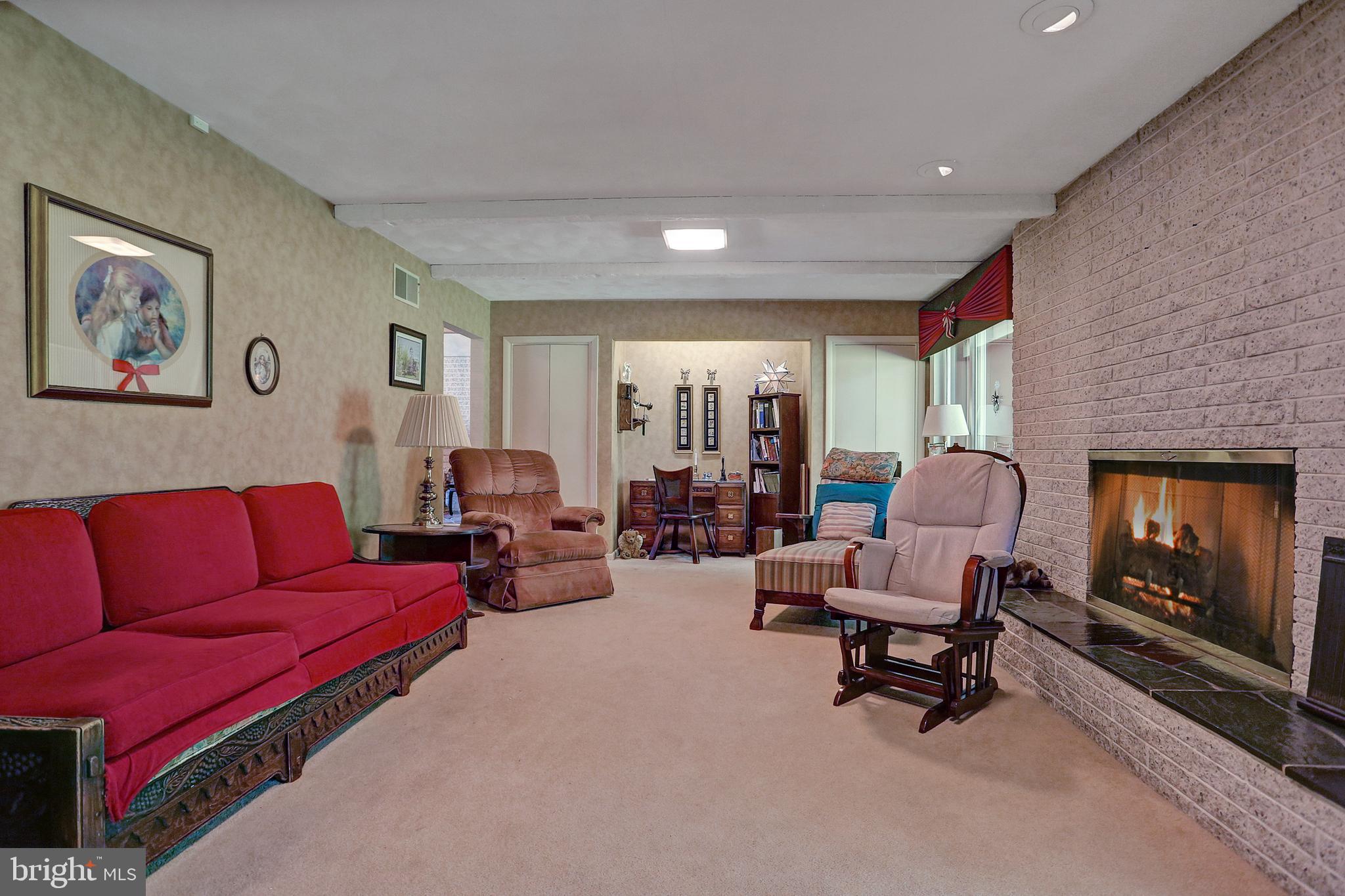 4871 Hawthorn Road Harrisburg, PA 17111 - Photo 9 of 42 Gallery Image 9