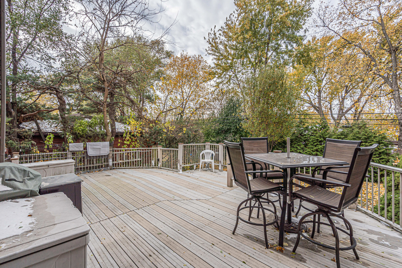 6528 Ridge Drive Chicago Ridge, IL 60415 - Photo 30 of 33 a view of a dinning table and chairs on the roof deck