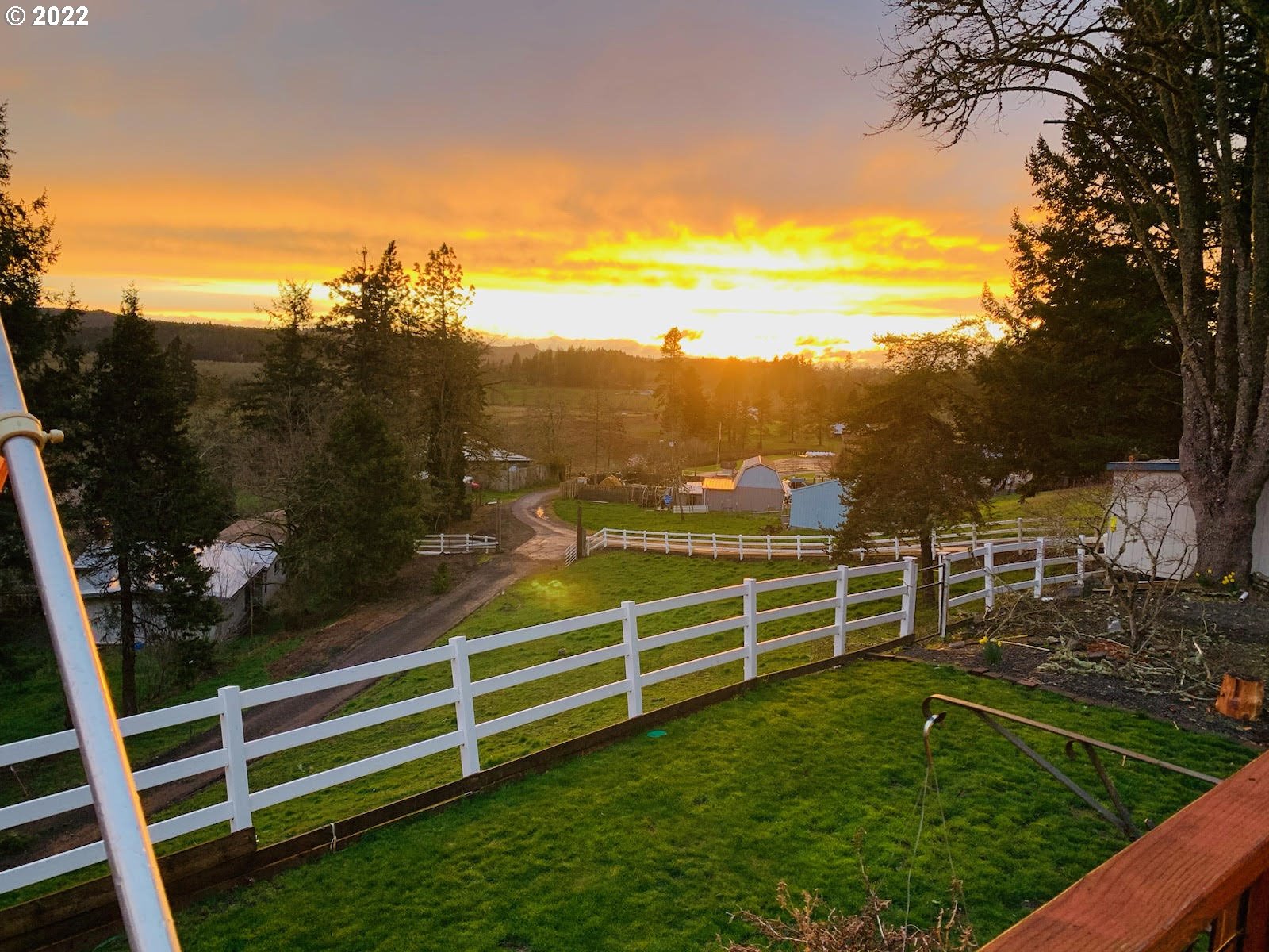 85903 Bailey Hill Road Eugene, OR 97405 - Photo 6 of 27 a view of a yard with wooden fence