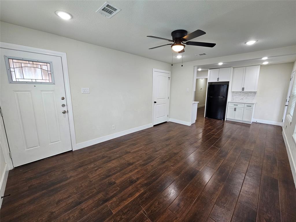 211 North Hampton Road Dallas, TX 75208 - Photo 4 of 22