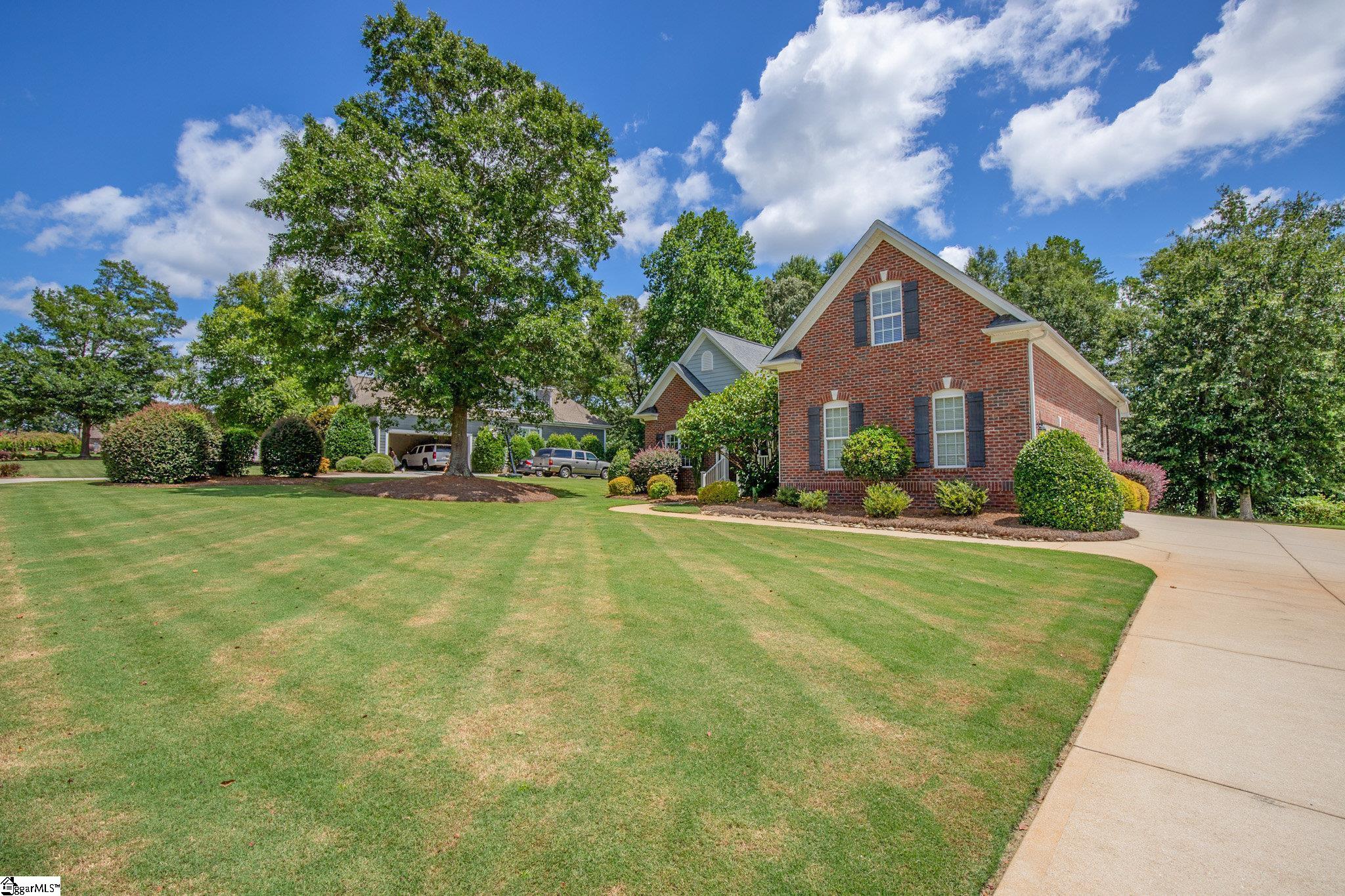 121 Lantern Ridge Drive Easley, SC 29642 - Photo 3 of 36 Gallery Image 3