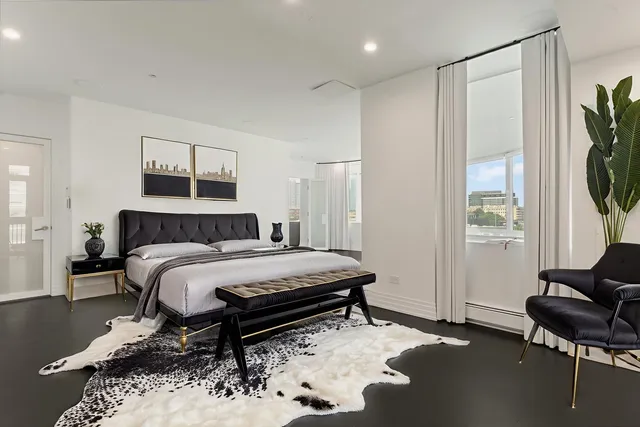 $1,800,000 | 600 North Kingsbury Street, Unit 506, Chicago, IL 60654