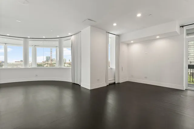 $1,800,000 | 600 North Kingsbury Street, Unit 506, Chicago, IL 60654