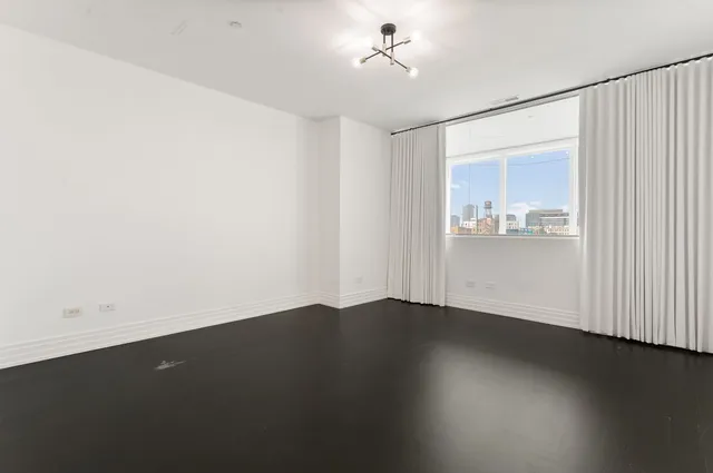 $1,800,000 | 600 North Kingsbury Street, Unit 506, Chicago, IL 60654