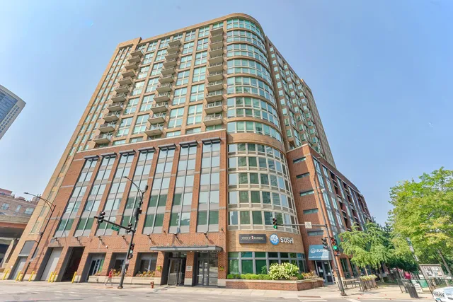 $1,800,000 | 600 North Kingsbury Street, Unit 506, Chicago, IL 60654