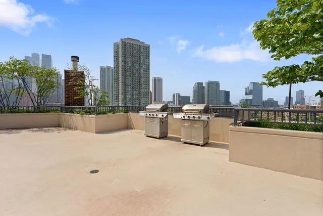 $1,800,000 | 600 North Kingsbury Street, Unit 506, Chicago, IL 60654