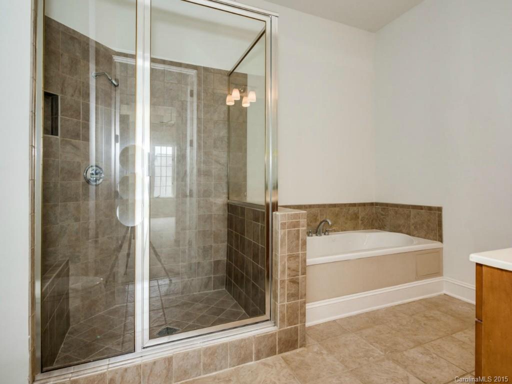 277 Queens Road, Unit 277 Charlotte, NC 28204 - Photo 12 of 16 Gallery Image 12