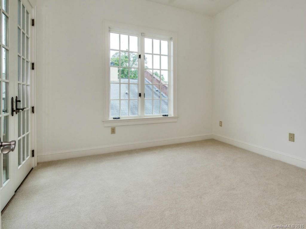 277 Queens Road, Unit 277 Charlotte, NC 28204 - Photo 3 of 16 Gallery Image 3