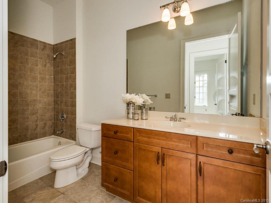 277 Queens Road, Unit 277 Charlotte, NC 28204 - Photo 4 of 16 Gallery Image 4