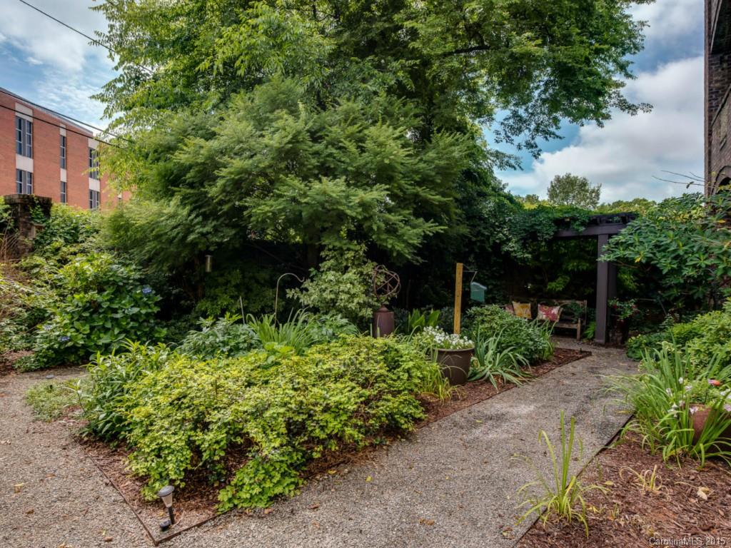 277 Queens Road, Unit 277 Charlotte, NC 28204 - Photo 8 of 16 Gallery Image 8