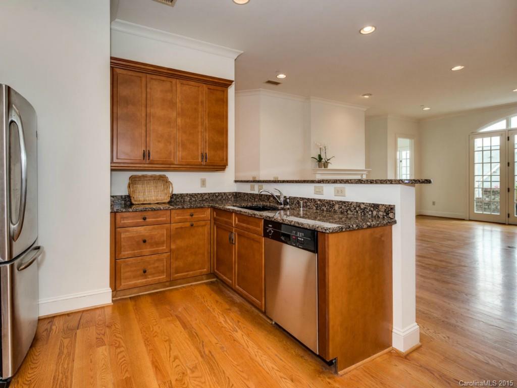 277 Queens Road, Unit 277 Charlotte, NC 28204 - Photo 9 of 16 Gallery Image 9
