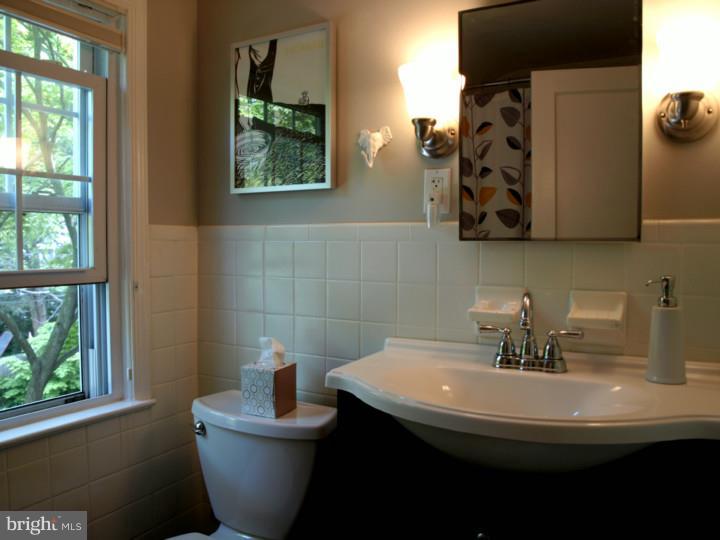 425 Haverford Road Wynnewood, PA 19096 - Photo 15 of 25 Bathroom