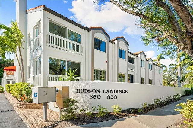 $925,000 | 858 Hudson Avenue, Unit 858, Sarasota, FL 34236