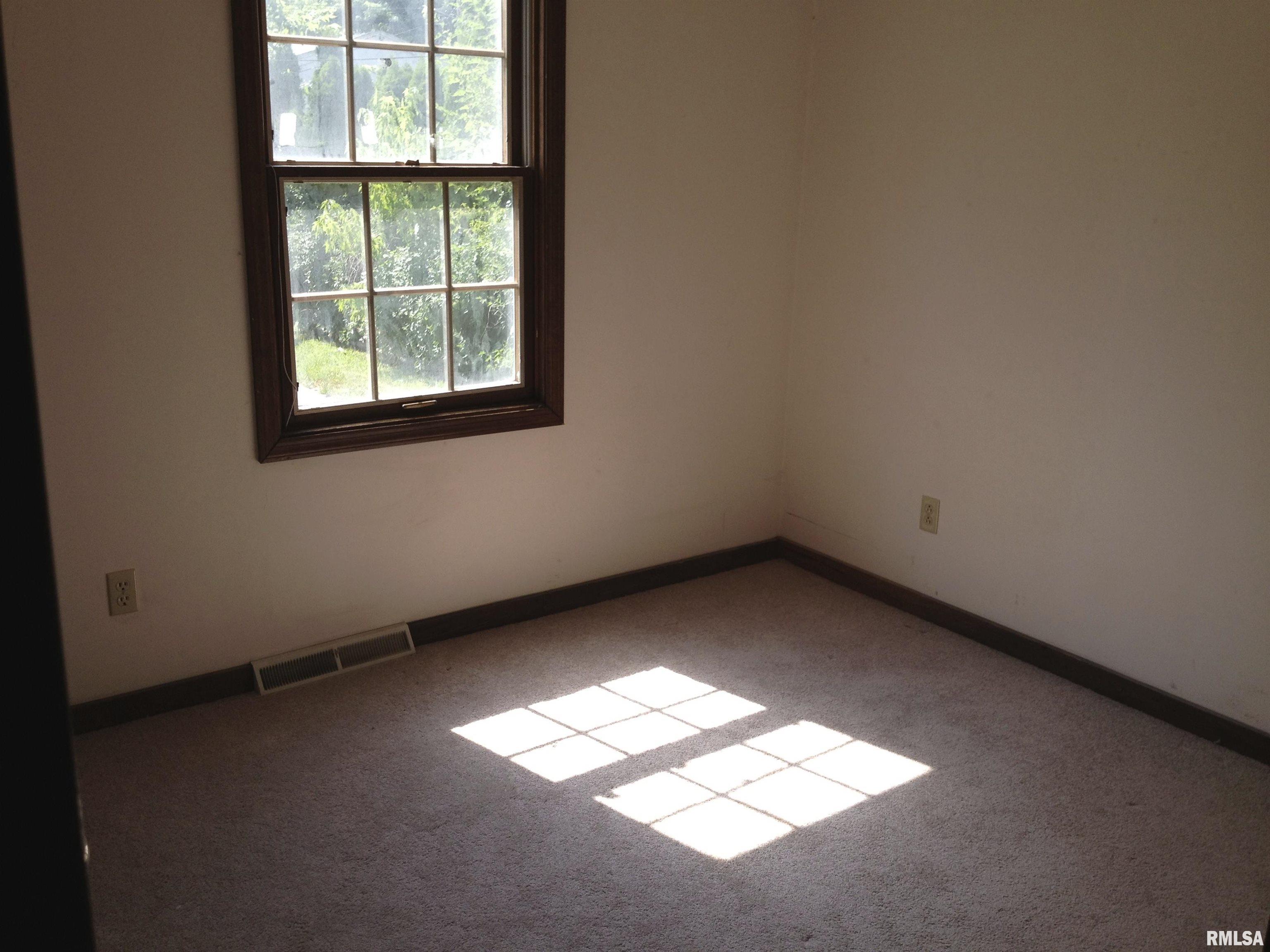 215 North State Street Springfield, IL 62702 - Photo 5 of 7